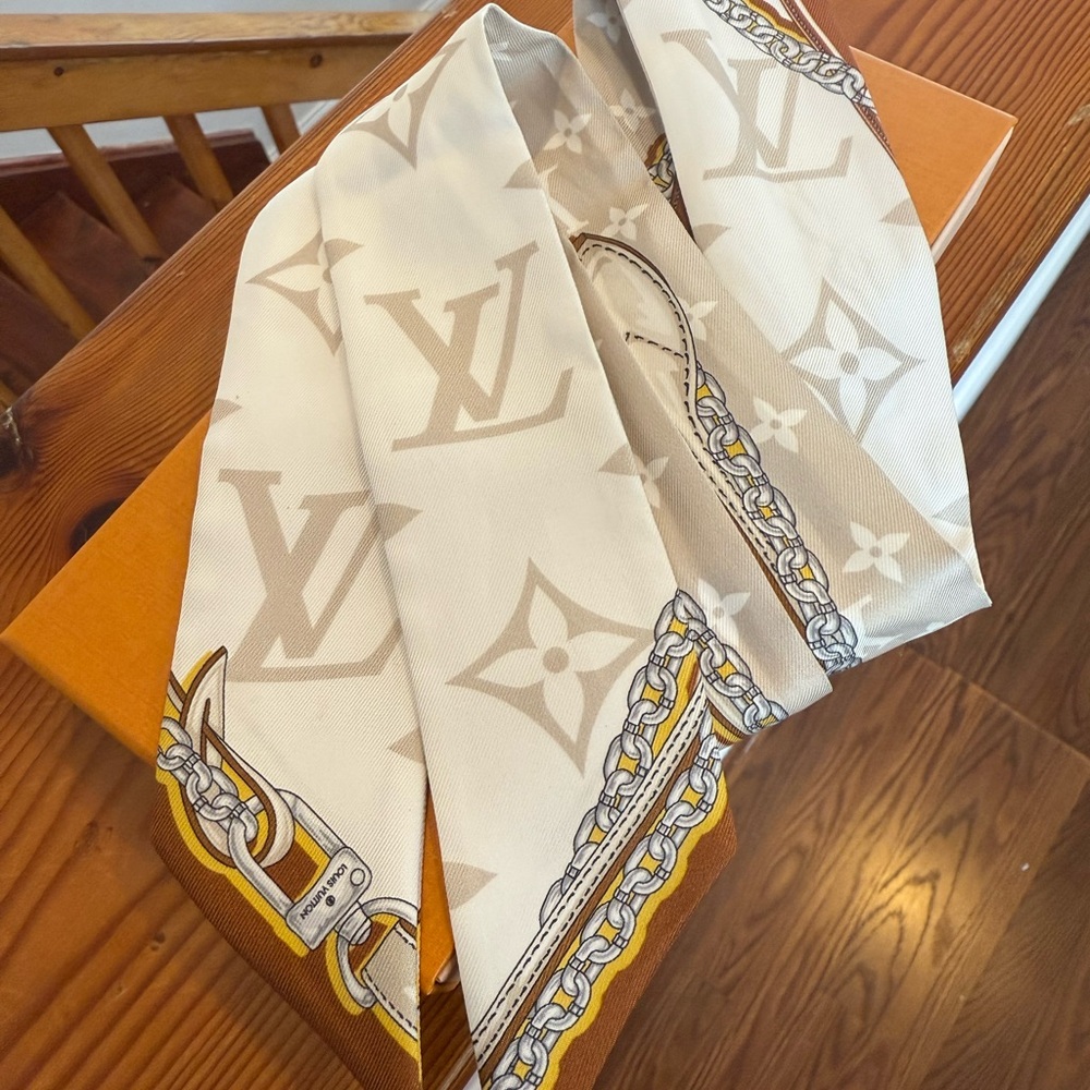 Louis Vuitton Ultimate Monogram Bandeau